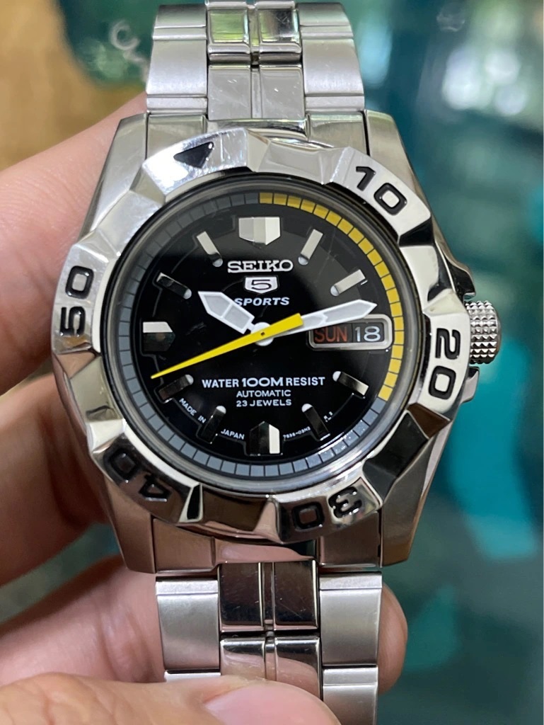 Đồng hồ Seiko 5 Sport Automatic 23 Jewels chính hãng, giá rẻ