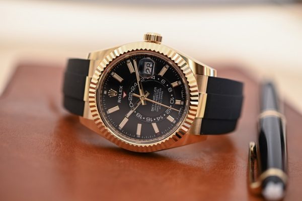 Đồng hồ Rolex Sky Dweller
